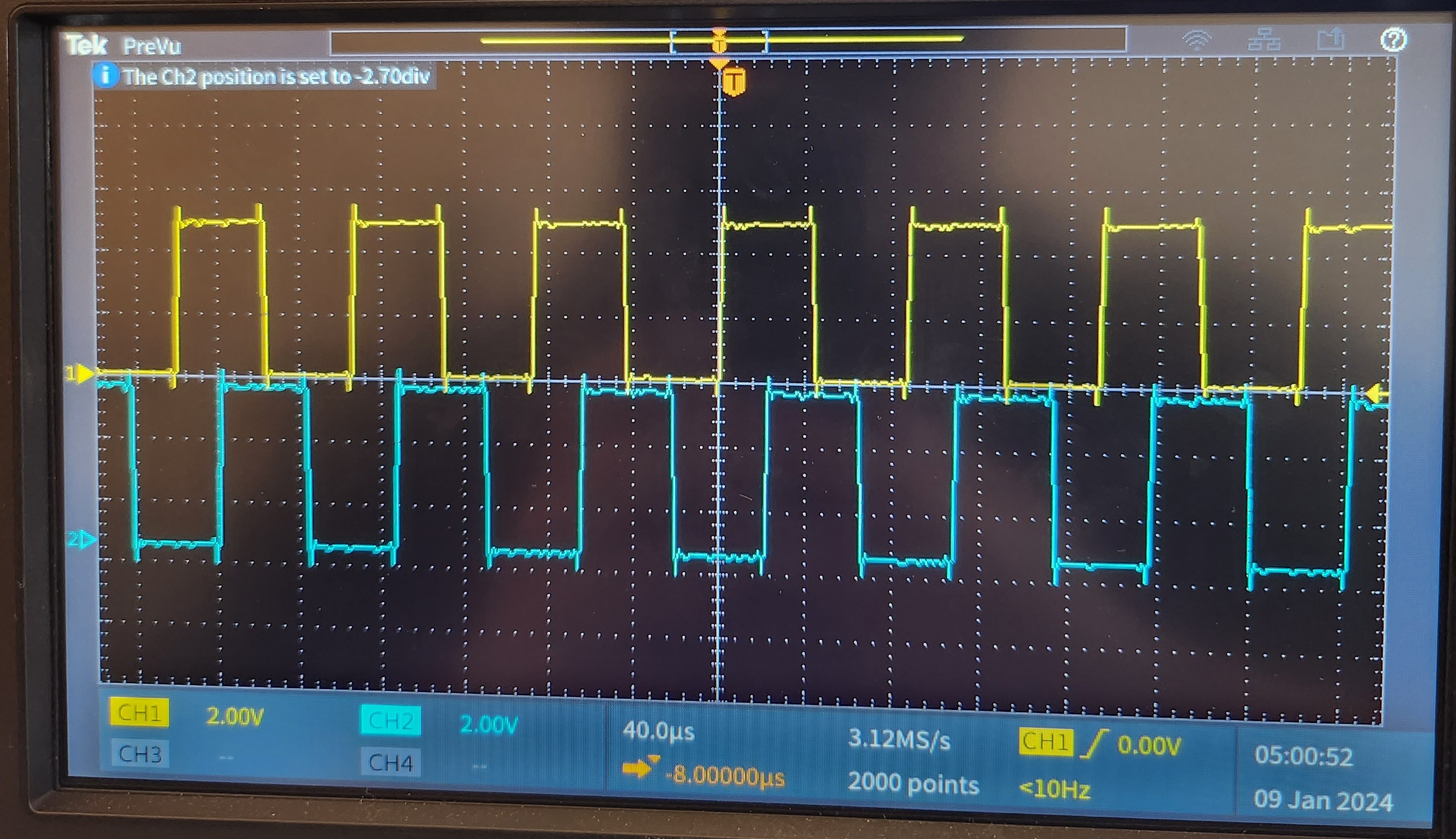 Main pulse train and quadrature pulse train shown 90 degrees out of phase.